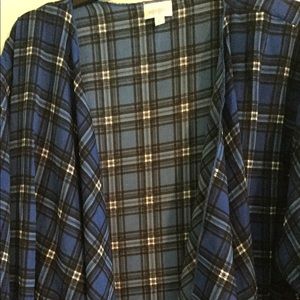 Lularoe plaid Shirley large